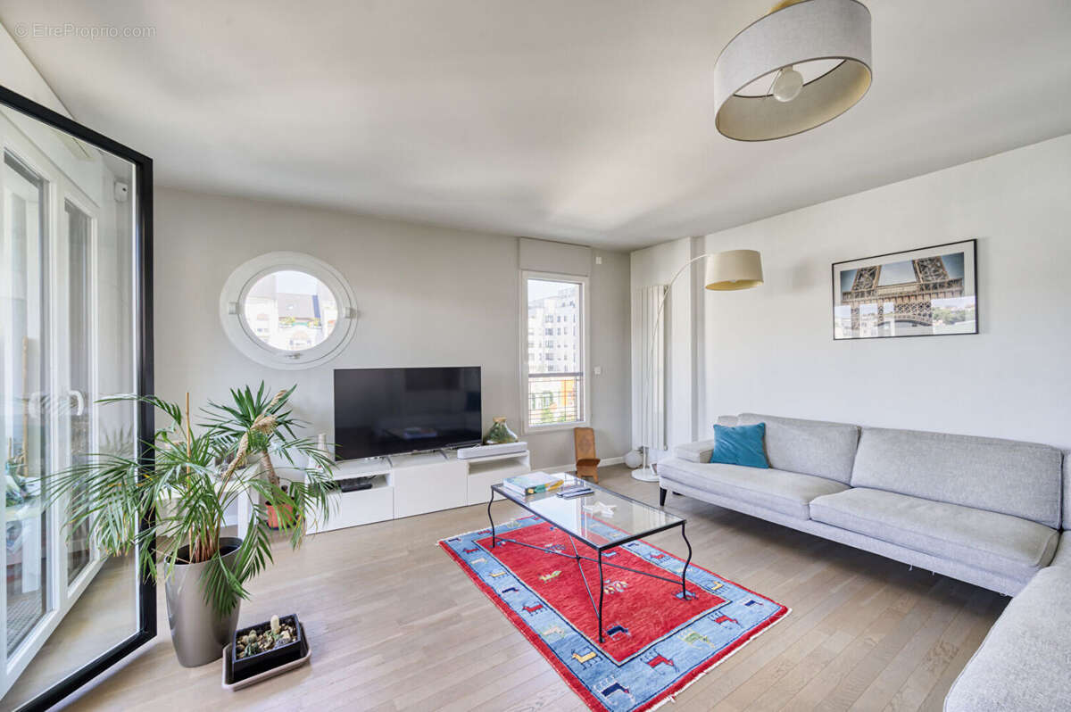 Appartement à SURESNES
