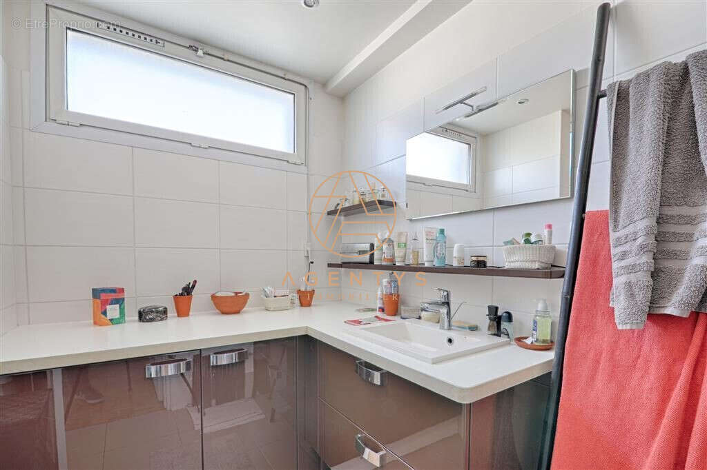 Appartement à SAINT-MAUR-DES-FOSSES