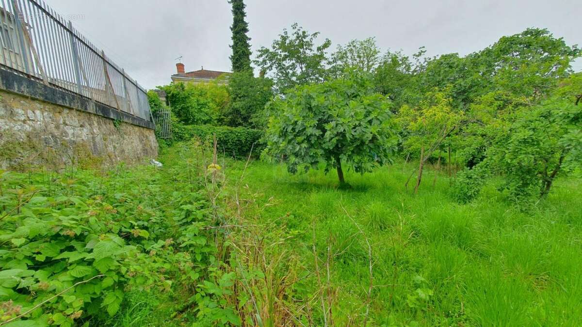 Terrain à ANGOULEME