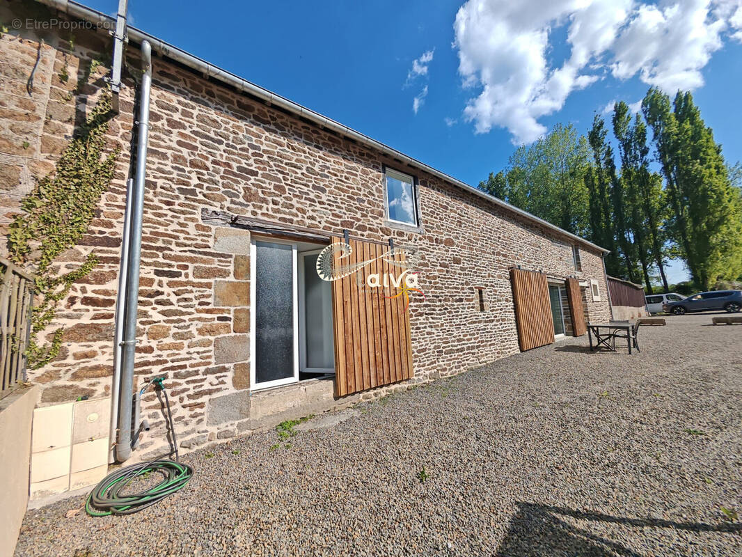 Maison à COMBOURG