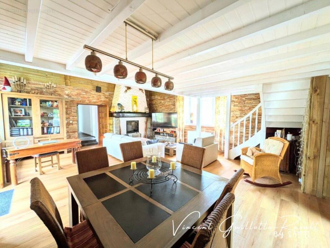 Photo 1 - Maison à ROUANS