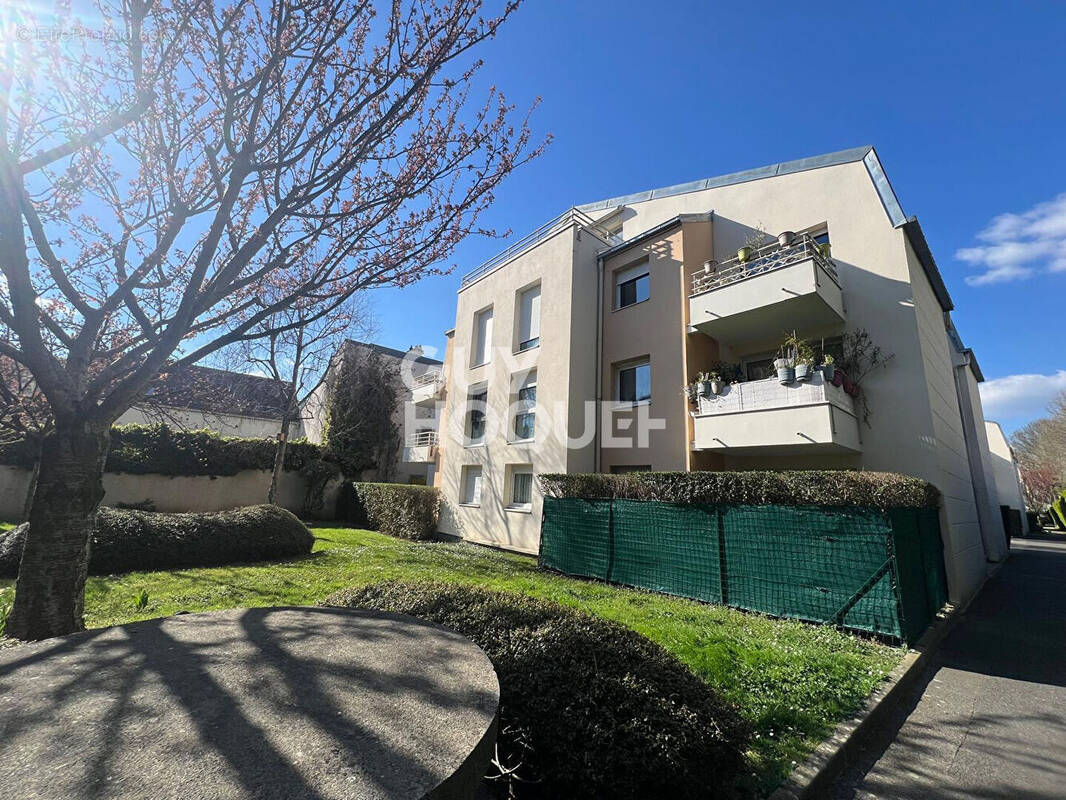 Appartement à L&#039;HAY-LES-ROSES