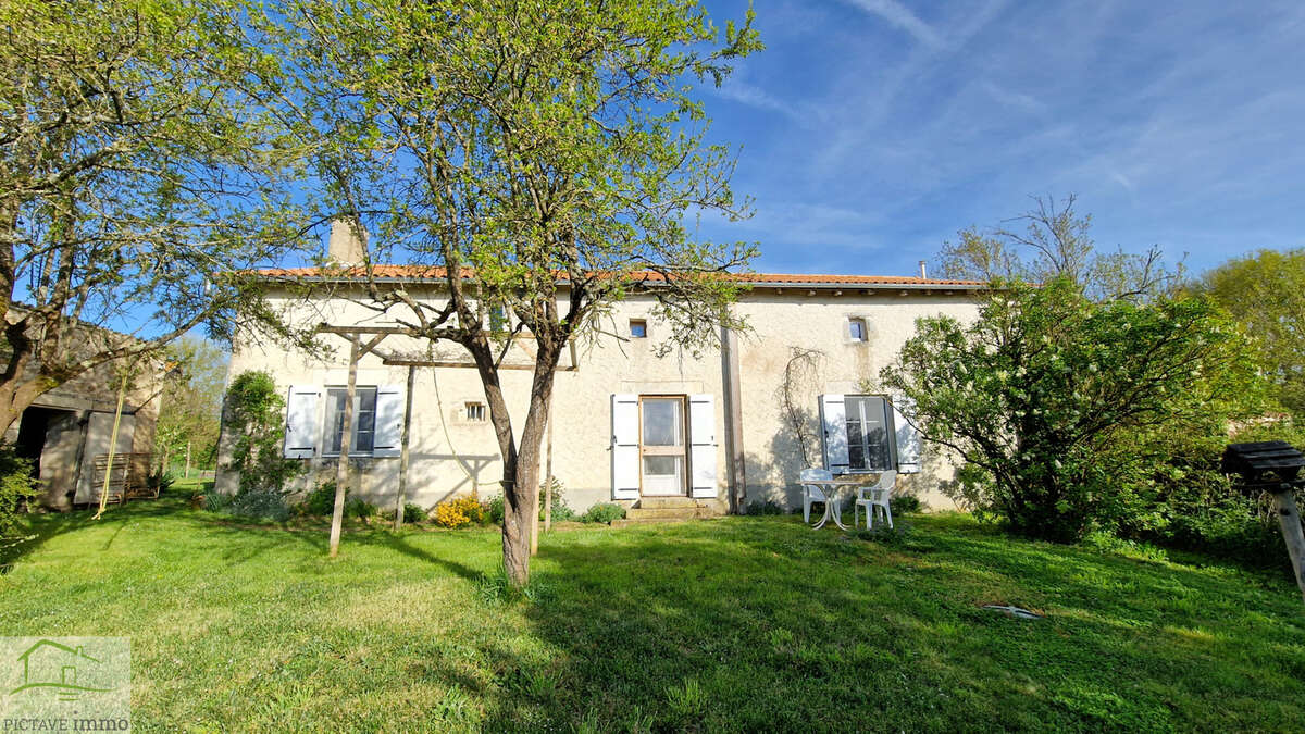 Maison à CELLE-LEVESCAULT