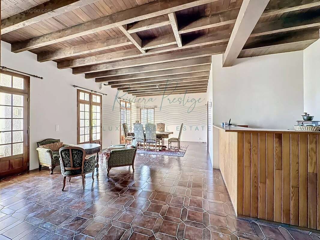 Maison à VALLAURIS