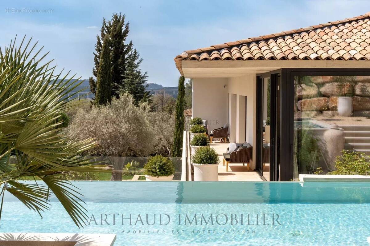 Maison à EGUILLES