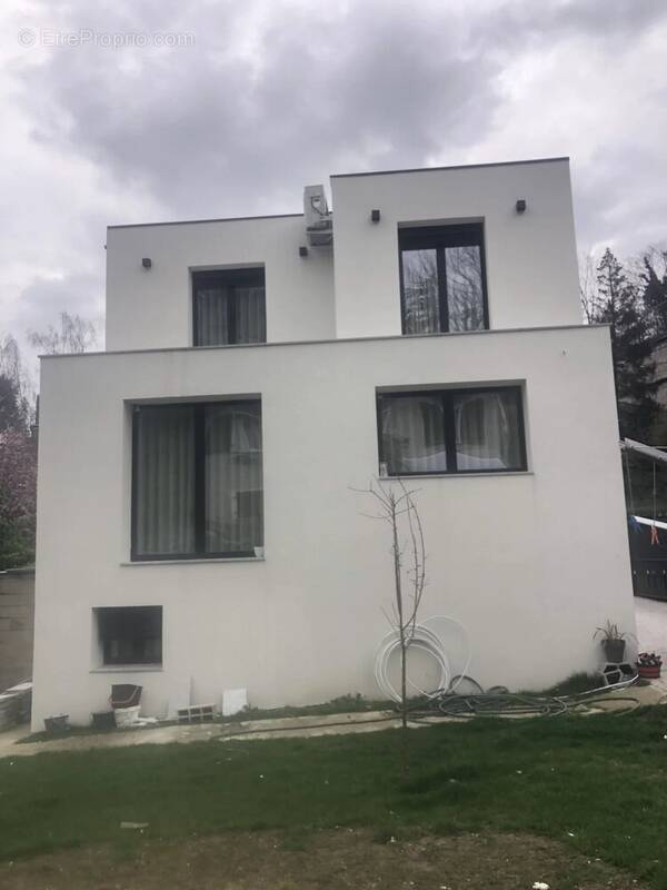 Maison à LA FRETTE-SUR-SEINE