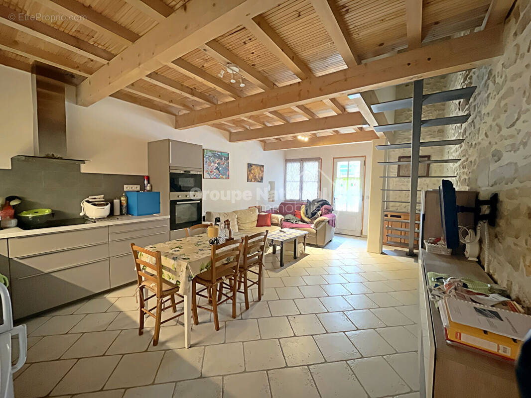 Maison à ARAMON