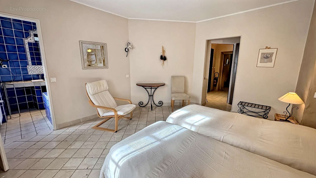Maison à MIRMANDE