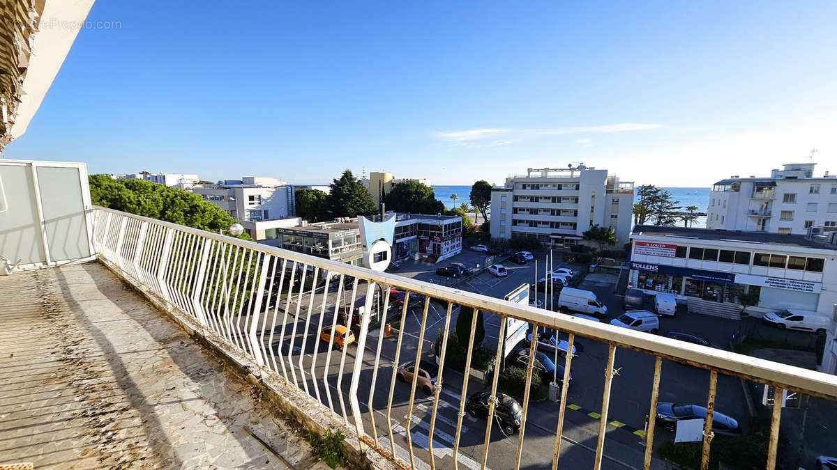 Appartement à SAINT-LAURENT-DU-VAR