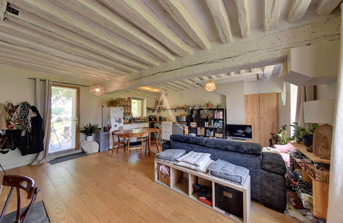 Appartement à CHEVRY-COSSIGNY