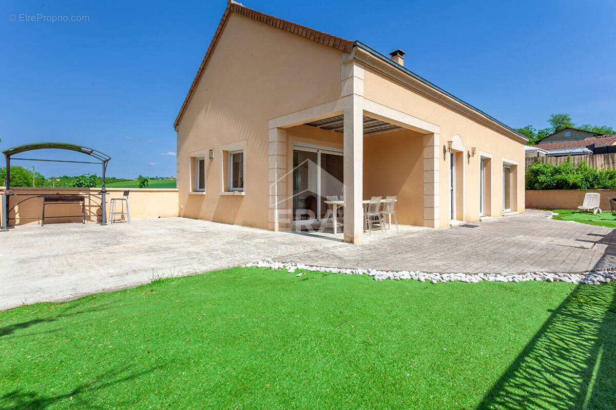 Maison à BEYNES