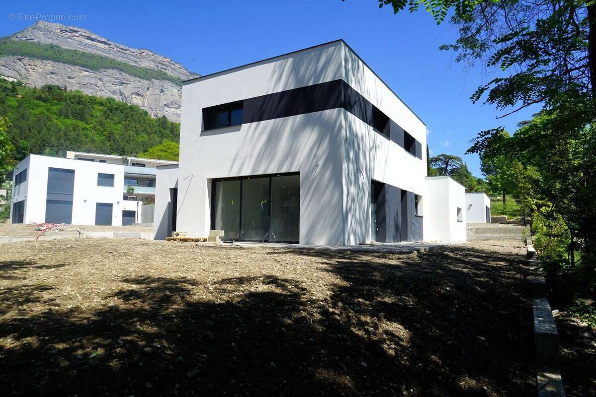 Maison à CORENC