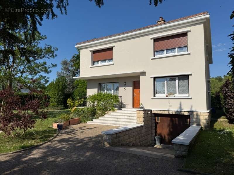 Maison à NEUVILLE-SUR-OISE