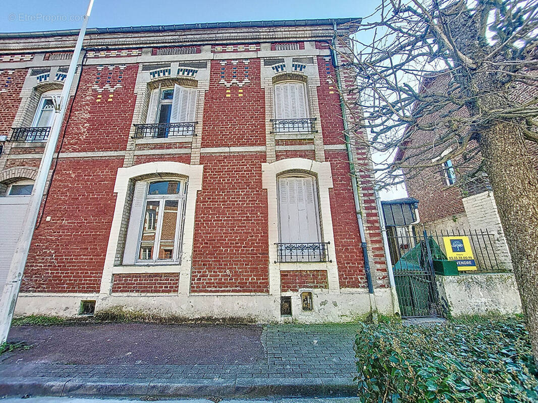 Maison à LA FERE