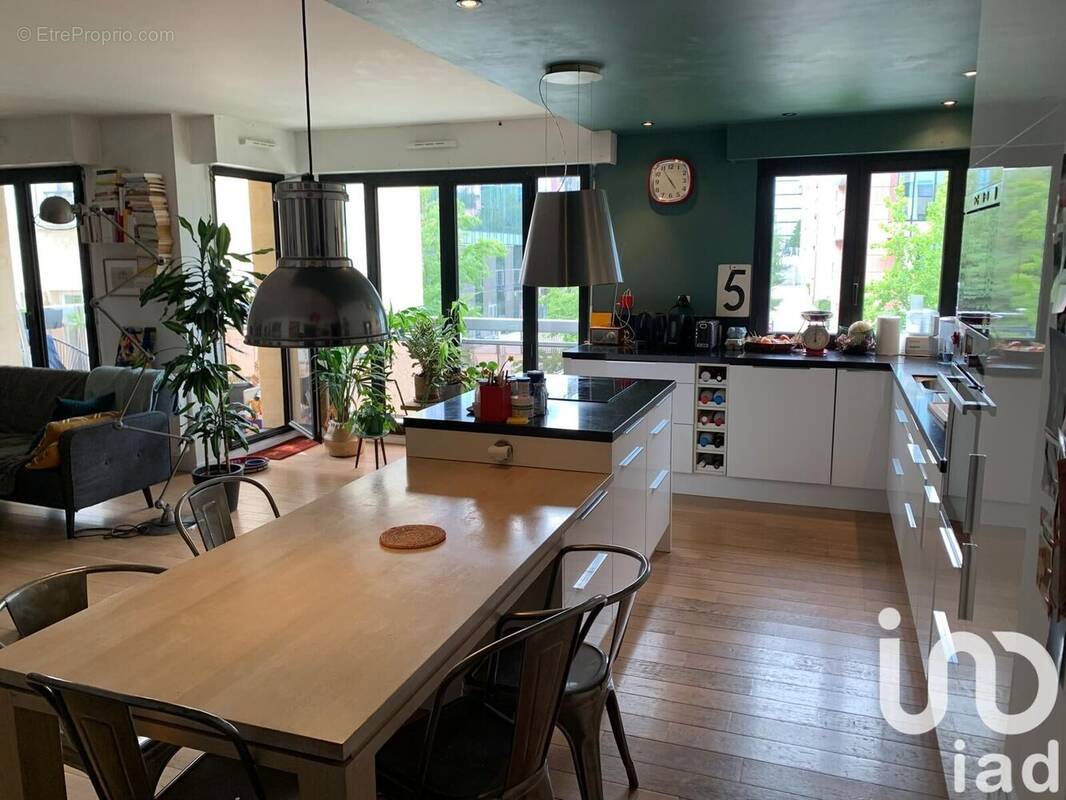 Photo 1 - Appartement à SURESNES