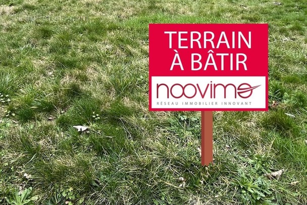 Terrain à SAINT-AUBIN-DES-CHATEAUX