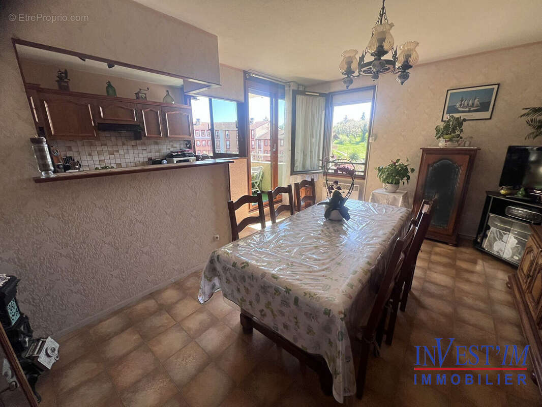 Appartement à SAINT-GENIS-LAVAL