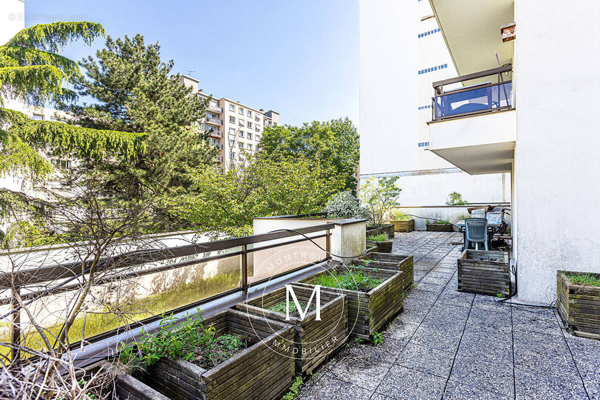Appartement à MONTROUGE